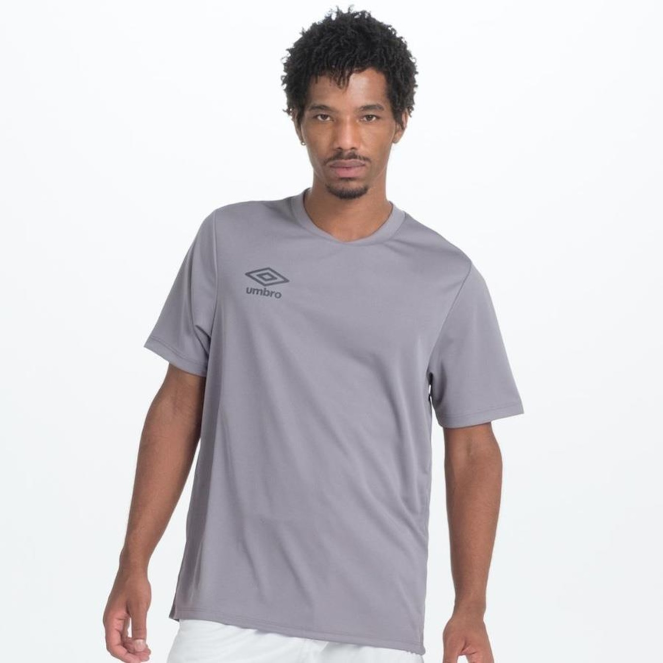 Camiseta Umbro Striker Premium - Masculina - Foto 1