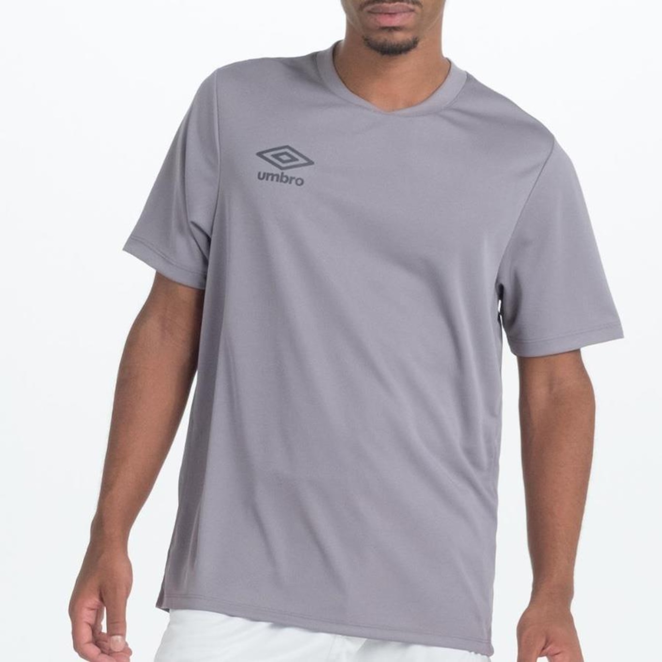 Camiseta Umbro Striker Premium - Masculina - Foto 2