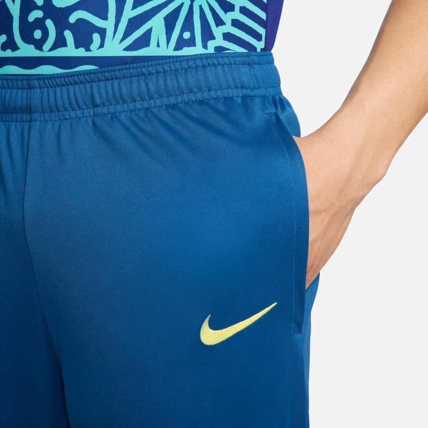 Calça Nike Brasil Treino Dri-Fit Academy Pro - Masculina - Foto 4