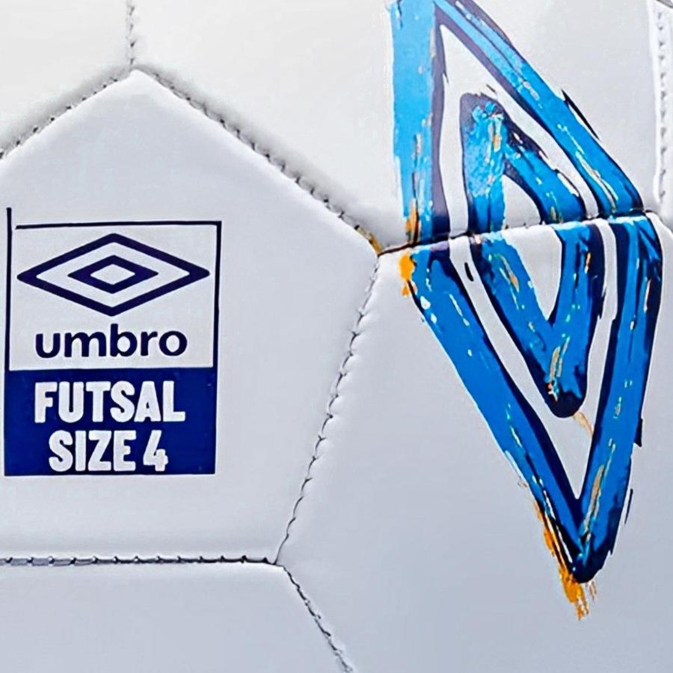 Bola de Futsal Umbro Striker - Foto 6