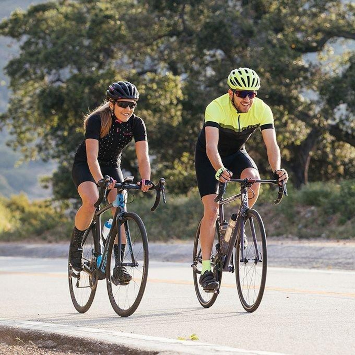 Capacete de Ciclismo Giro Isode Ii Mips Branco/Preto Unissex - Foto 3