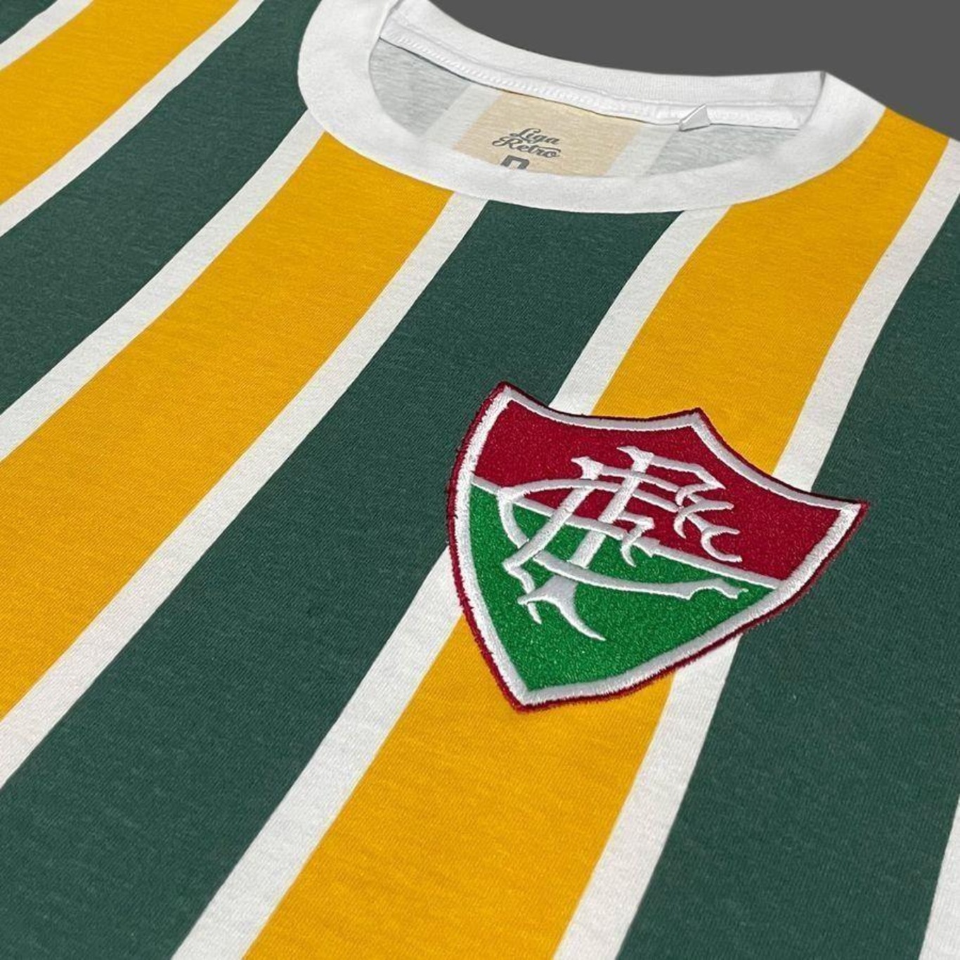 Camiseta do Fluminense Brasil Liga Retro - Feminina - Foto 4