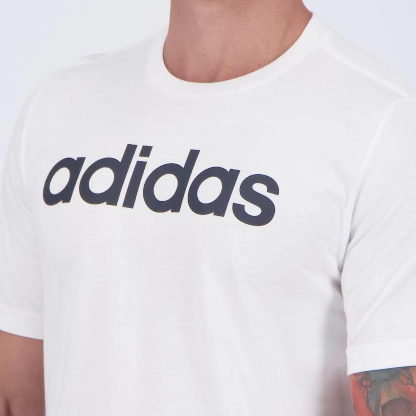 Camiseta adidas Logo Linear III - Masculina - Foto 4