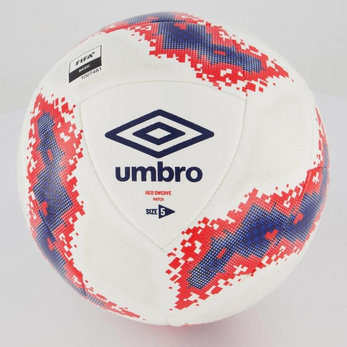 Bola de Futebol de Campo Umbro Neo Swerve Match Fifa Basic - Foto 1