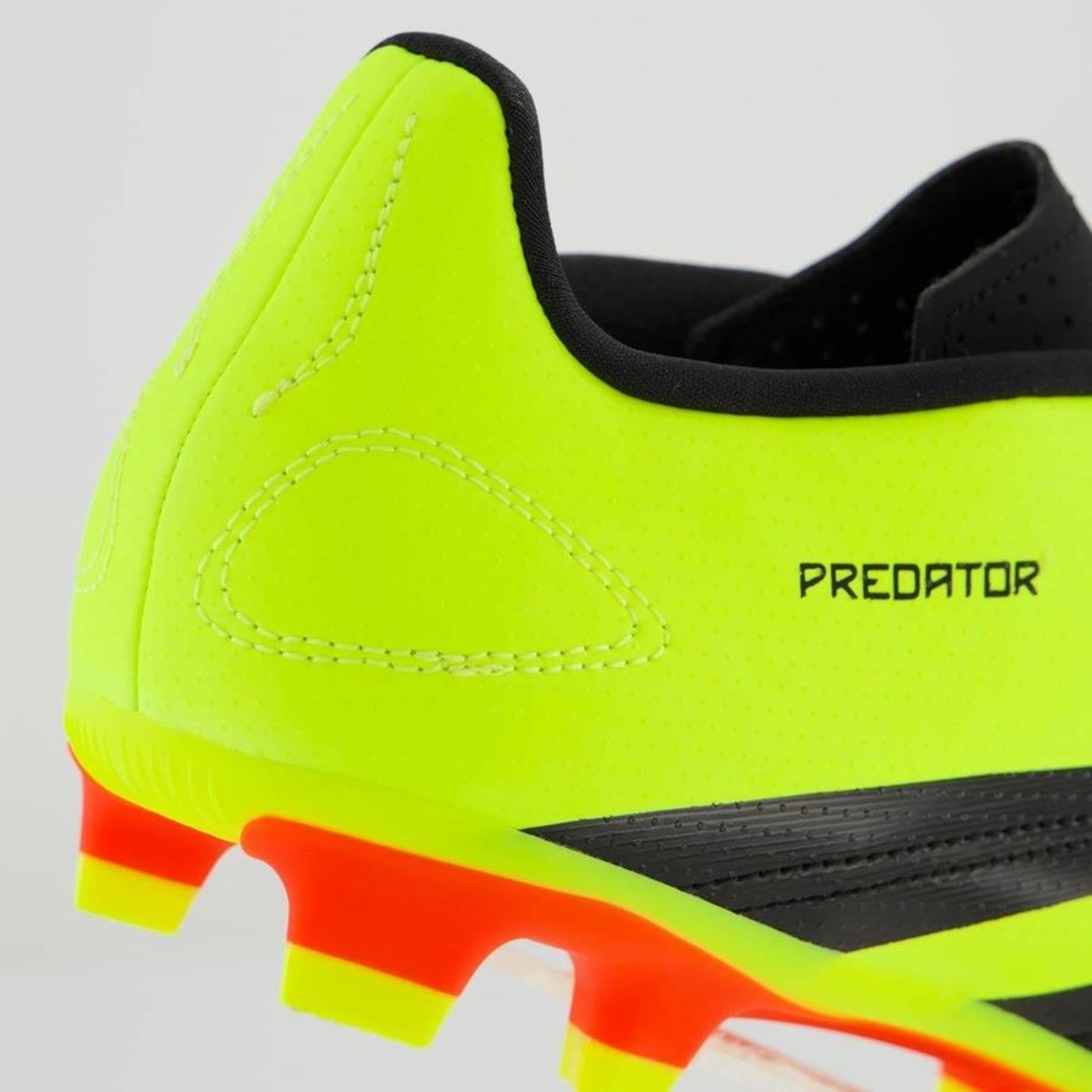 Chuteira de Campo adidas Predator 24 Club Fxg - Adulto - Foto 6