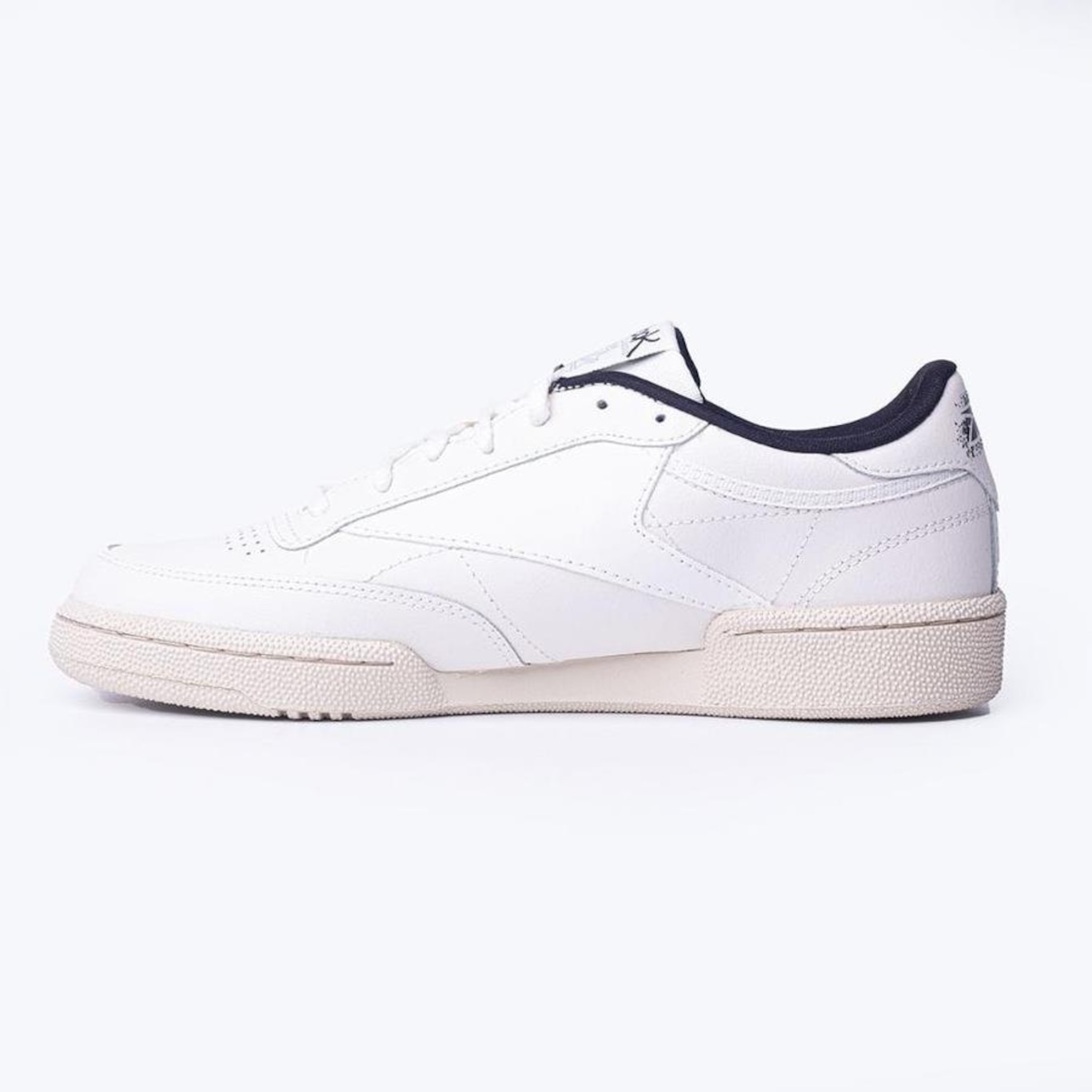 Tênis Reebok Club C 85 - Unissex - Foto 3