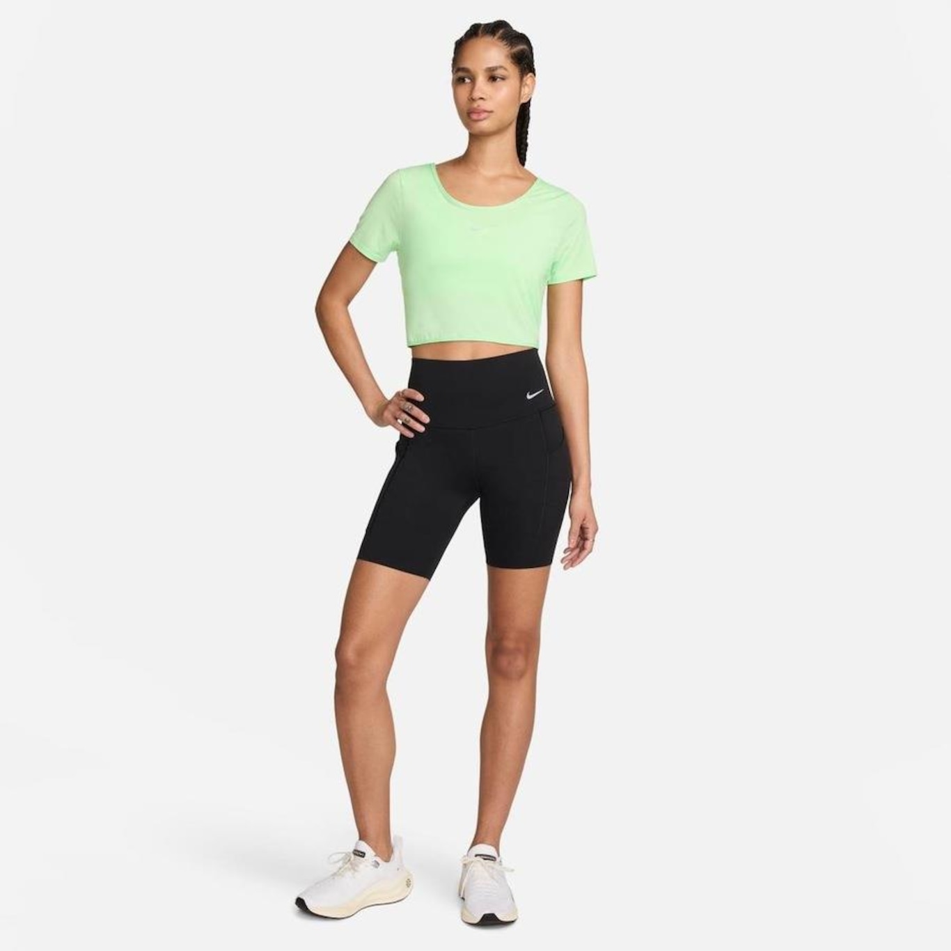 Camiseta Nike Dri-Fit One Cropped - Feminina - Foto 5