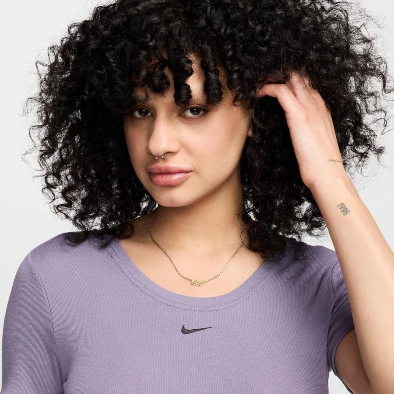 Camiseta Nike Sportswear Chill Knit - Feminina - Foto 3