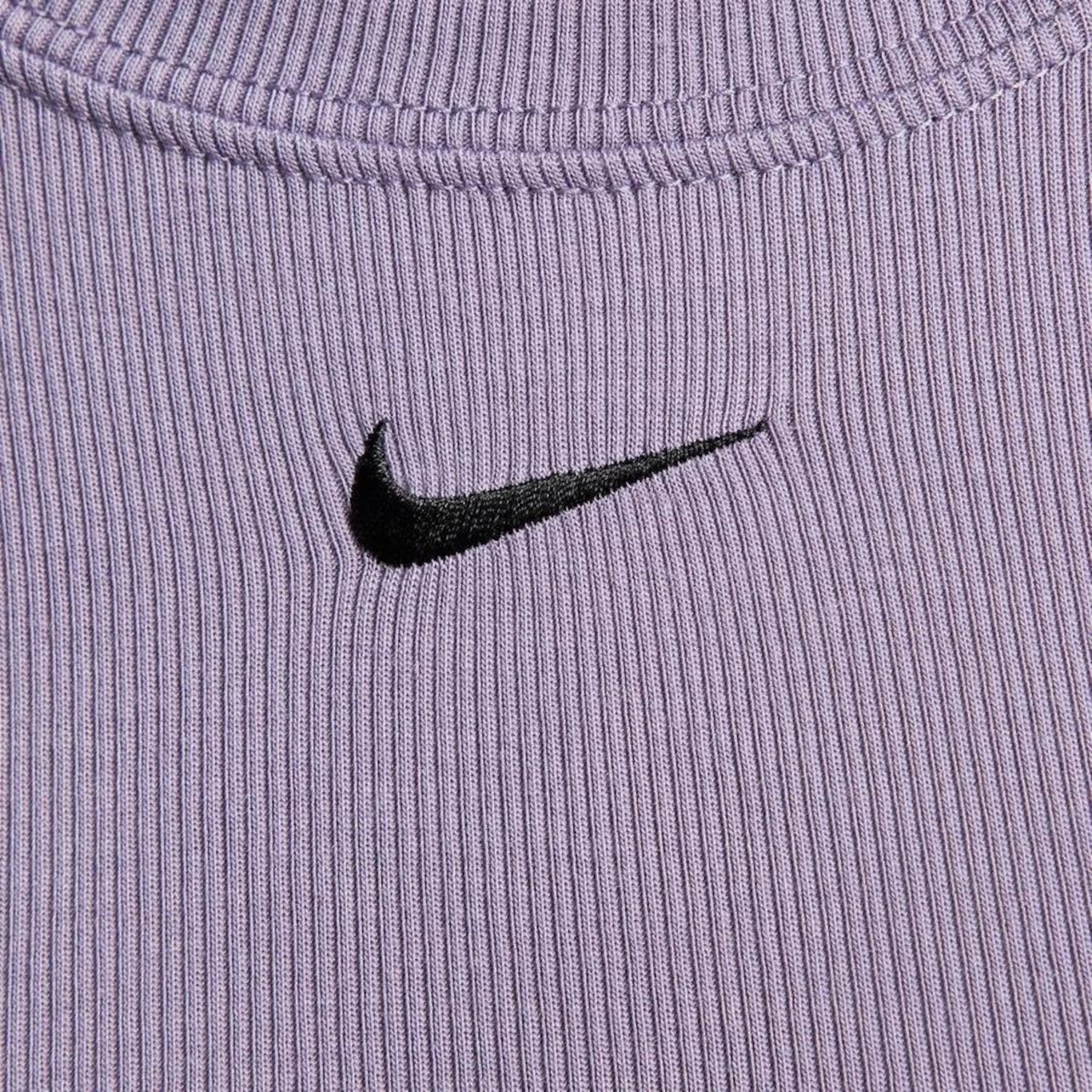 Camiseta Nike Sportswear Chill Knit - Feminina - Foto 4