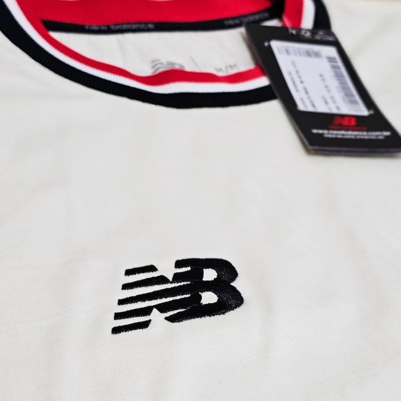 Camisa do São Paulo 2024 Retrô New Balance - Masculina - Foto 5