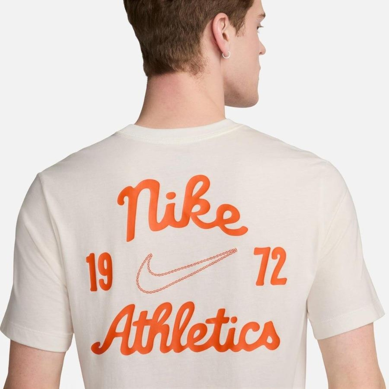 Camiseta Nike Sportswear - Masculina - Foto 5