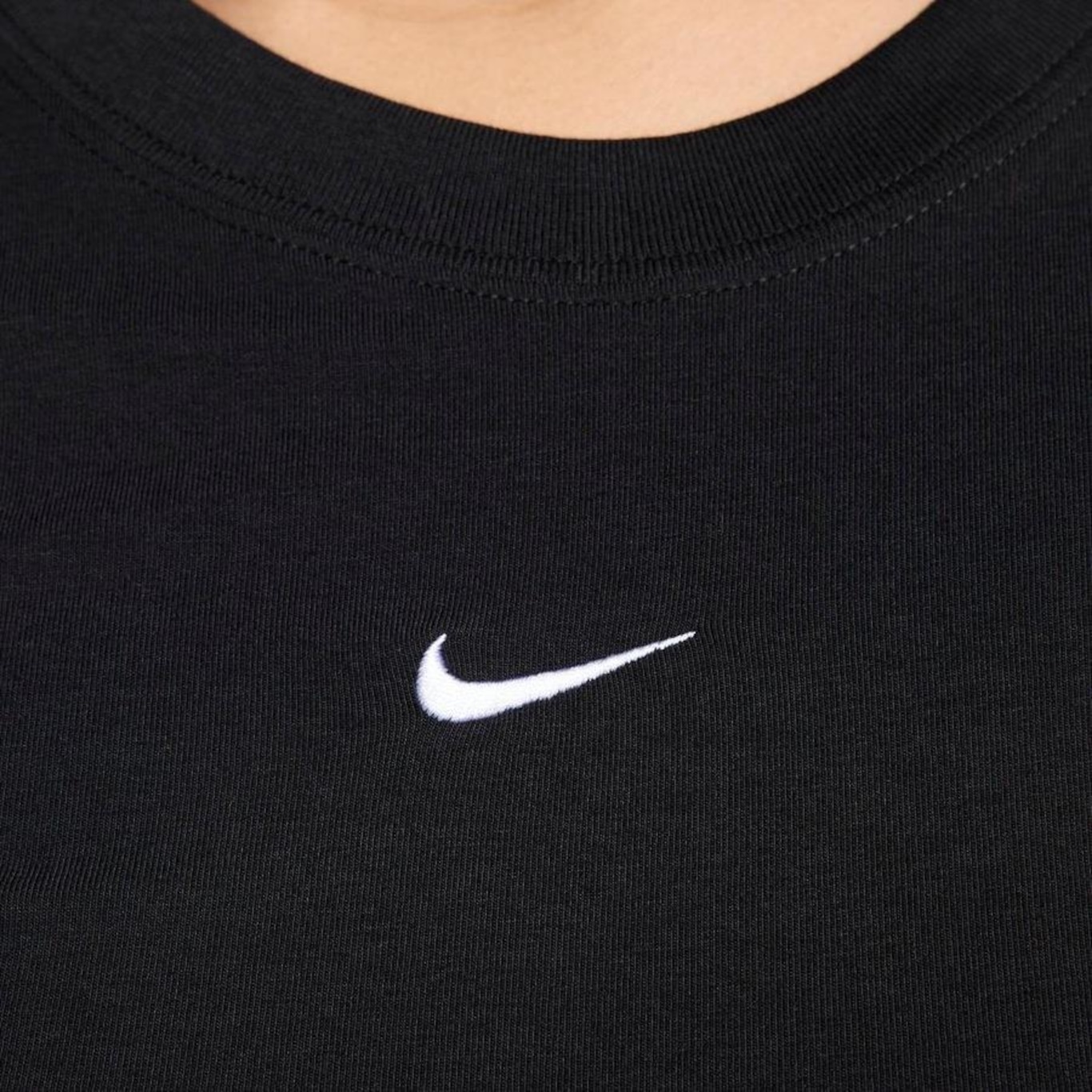 Camiseta Nike Sportswear Chill Knit - Feminina - Foto 4