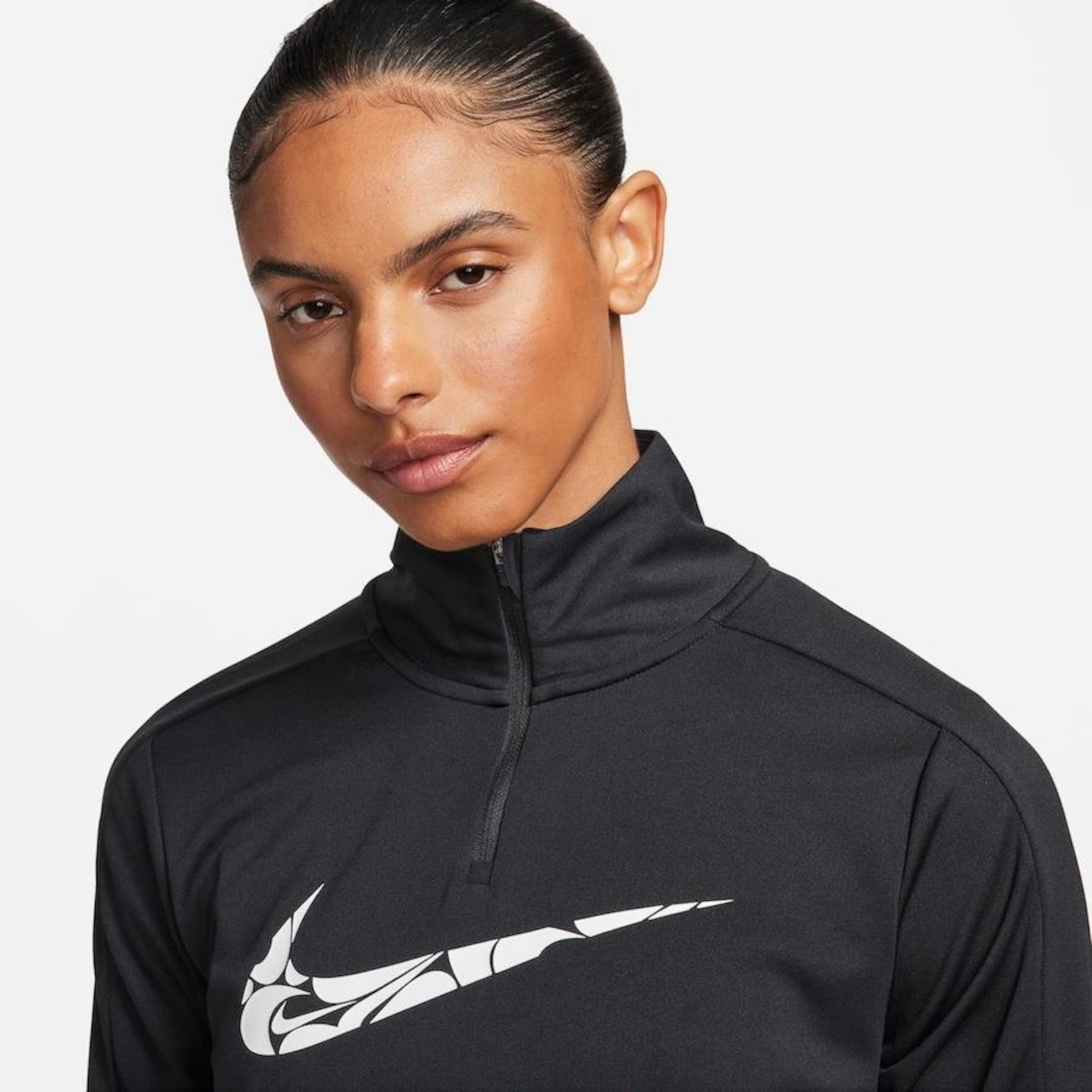 Camiseta Nike Dri-Fit Swoosh - Feminina - Foto 3