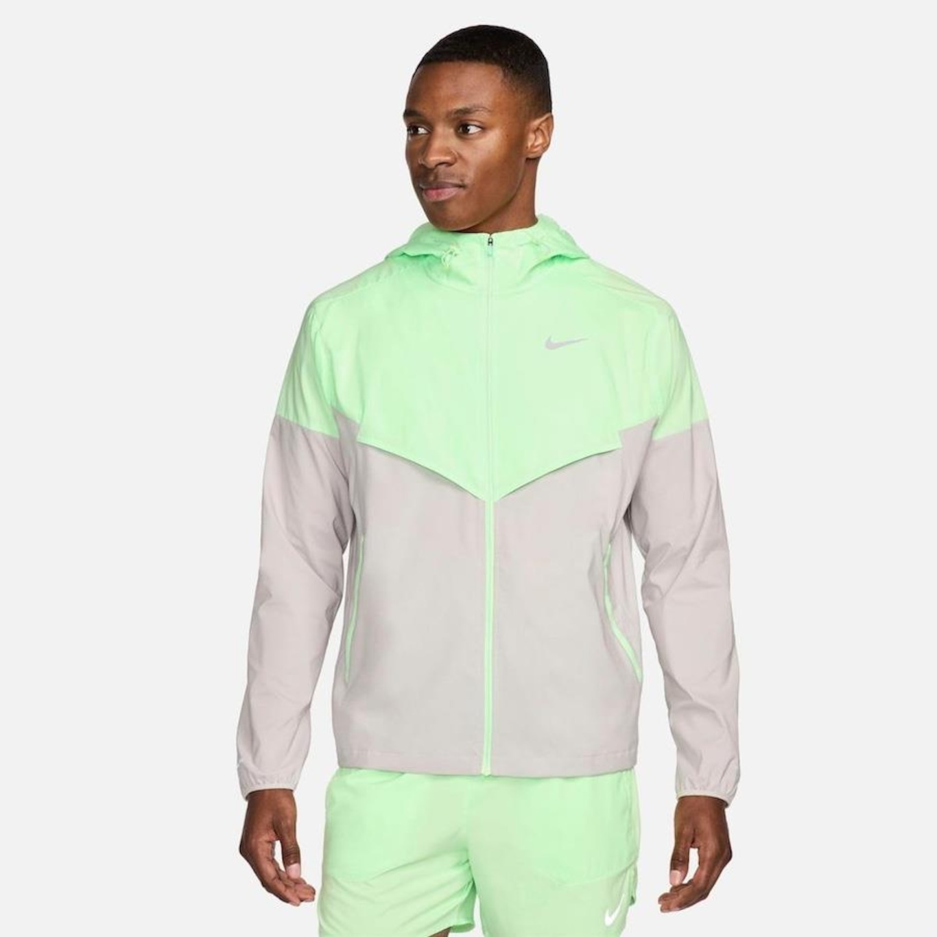 Jaqueta com Capuz Nike Repel Windrunner - Masculina - Foto 1