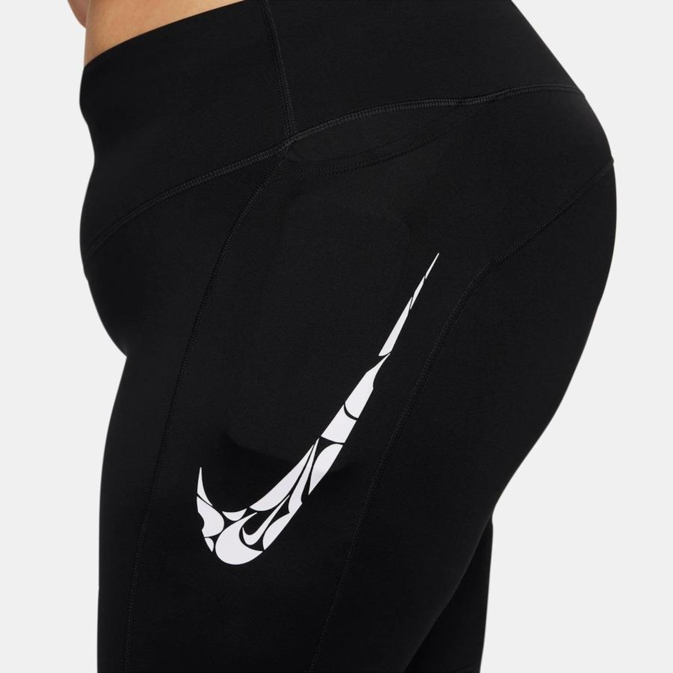 Calça Legging Plus Size Nike Fast - Feminina - Foto 5