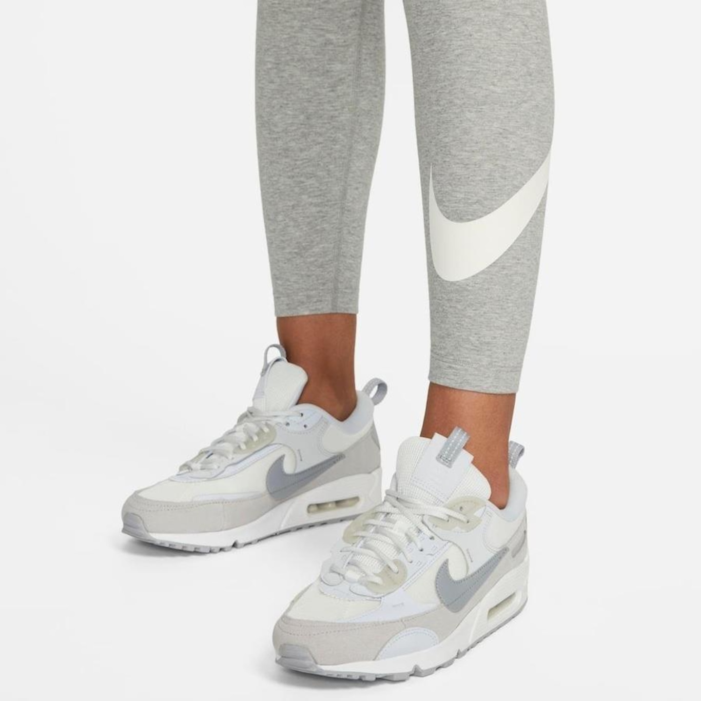 Calça Legging Nike Sportswear Swoosh - Feminina - Foto 3