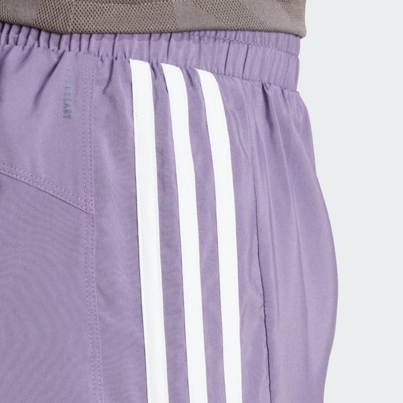 Shorts adidas Racer 3 Listras - Feminino - Foto 4