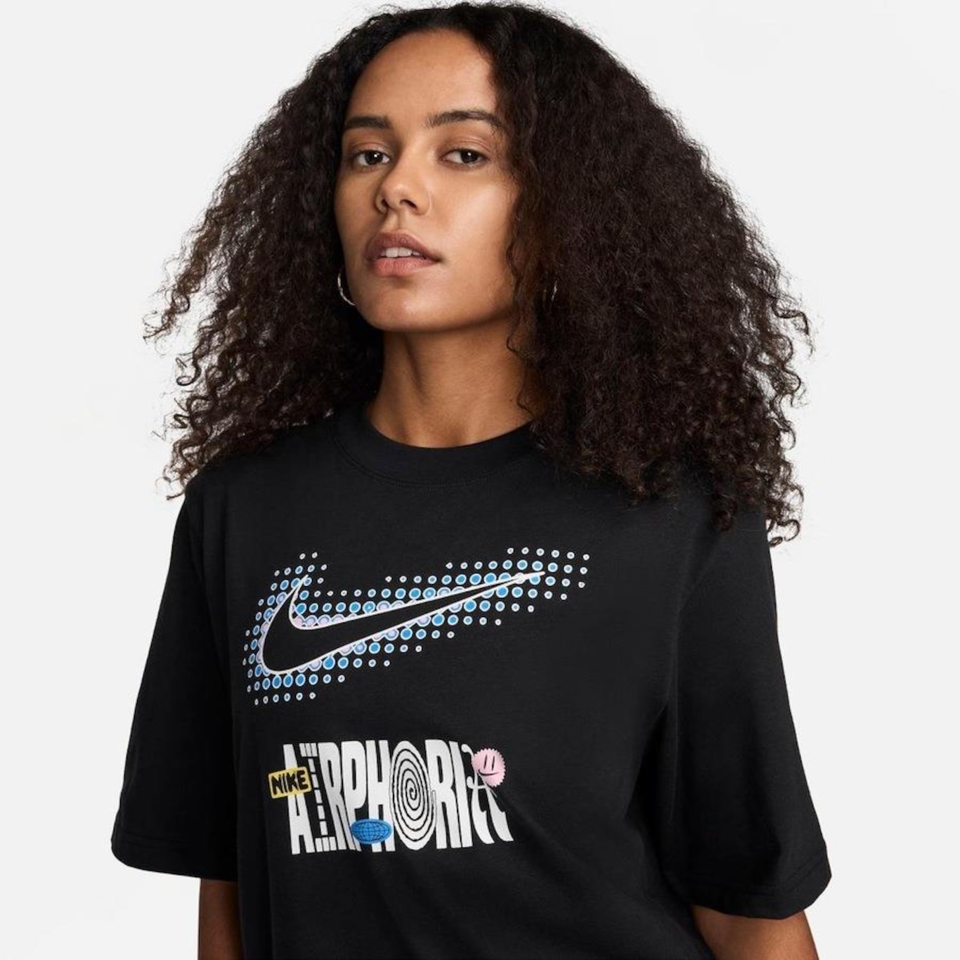 Camiseta Nike Sportswear - Feminina - Foto 3