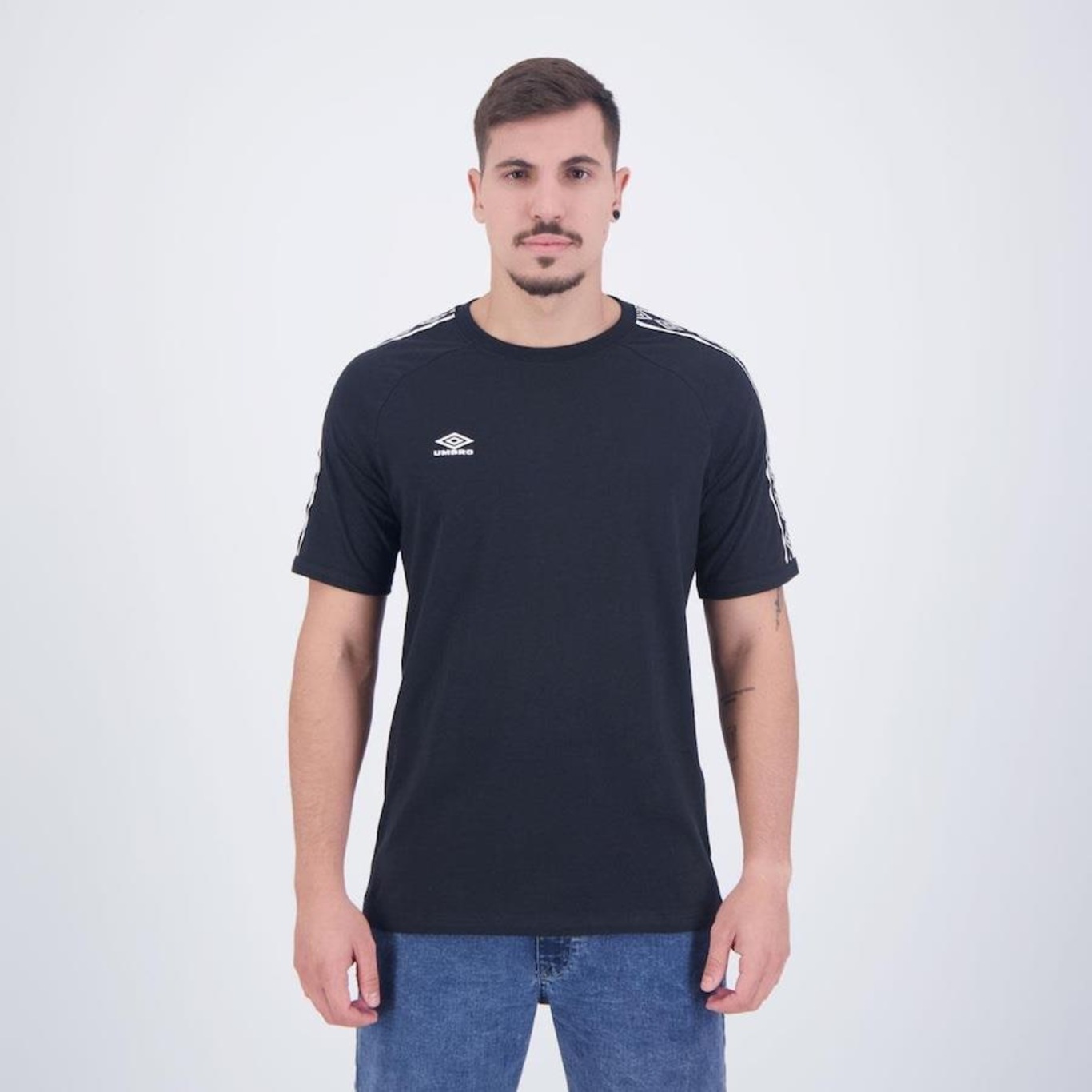 Camiseta Umbro Essence - Masculina - Foto 1