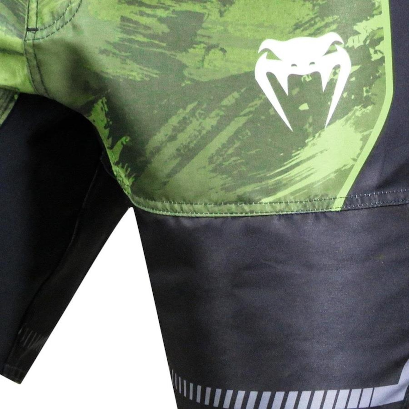 Bermuda Venum Fightshort Camo Vulkan Performance - Masculina - Foto 4