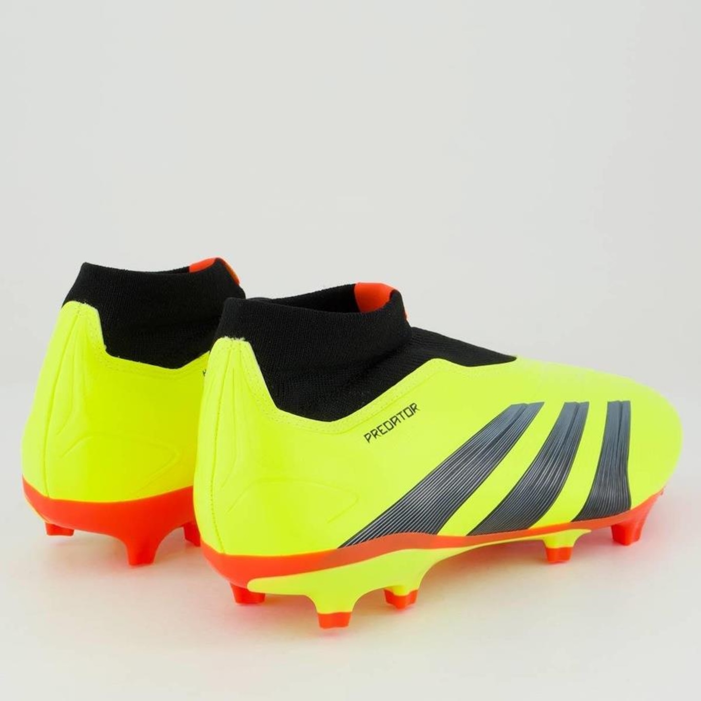 Chuteira de Campo adidas Predator 24 League Ll - Adulto - Foto 3