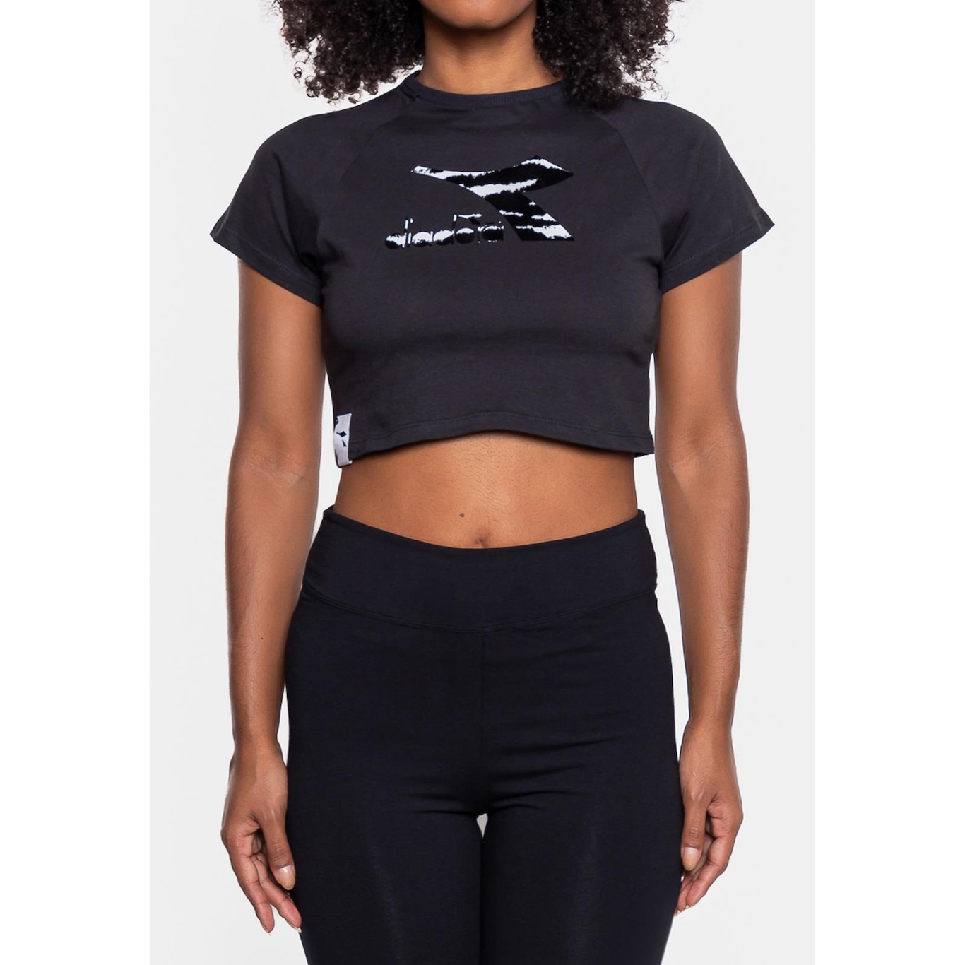 Blusa Cropped Diadora Animal - Feminina - Foto 3