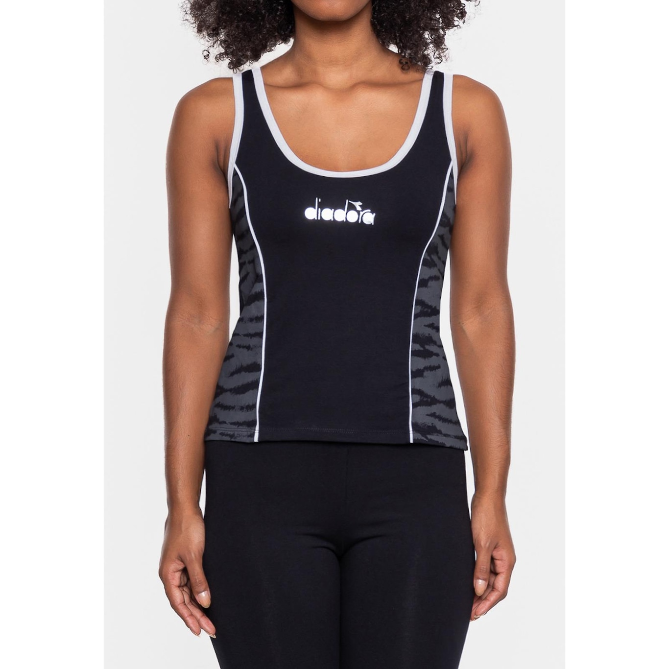 Camiseta Regata Diadora Flur - Feminina - Foto 3