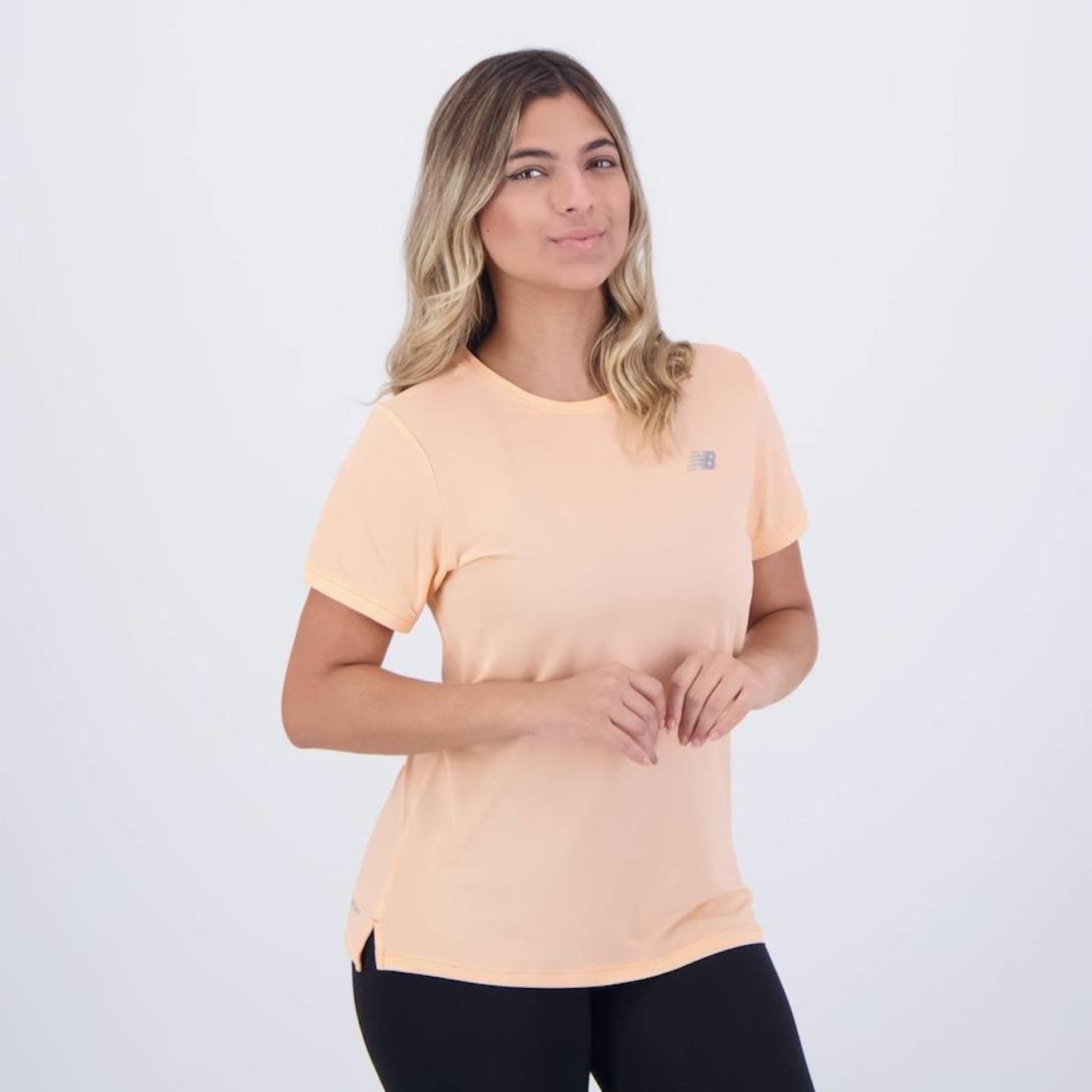 Camiseta New Balance Sport Essentials - Feminina - Foto 2