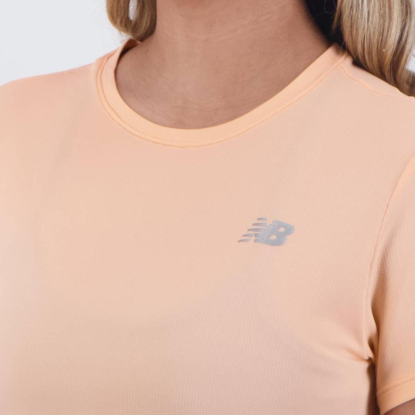 Camiseta New Balance Sport Essentials - Feminina - Foto 5