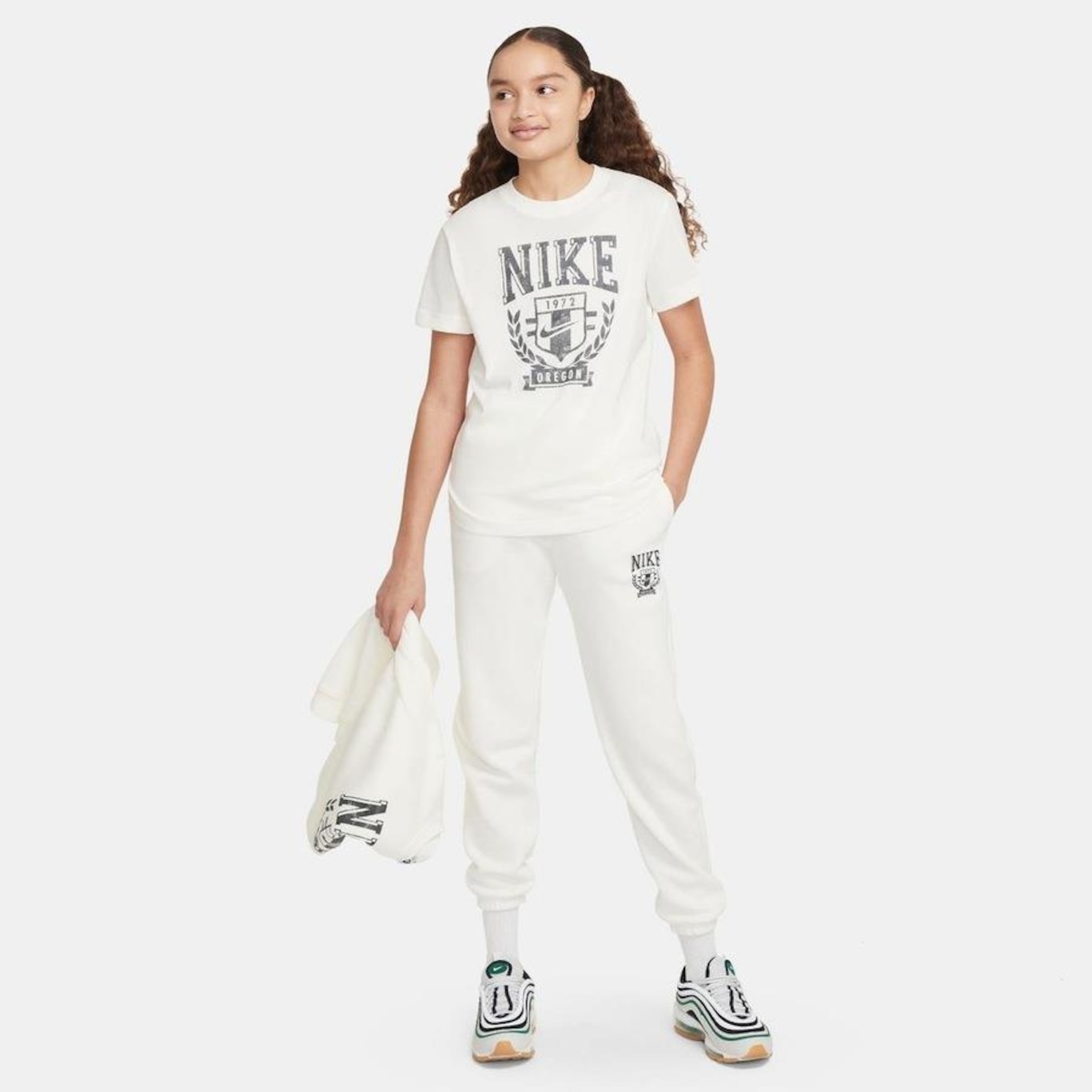 Camiseta Nike Sportswear Trend - Infantil - Foto 4