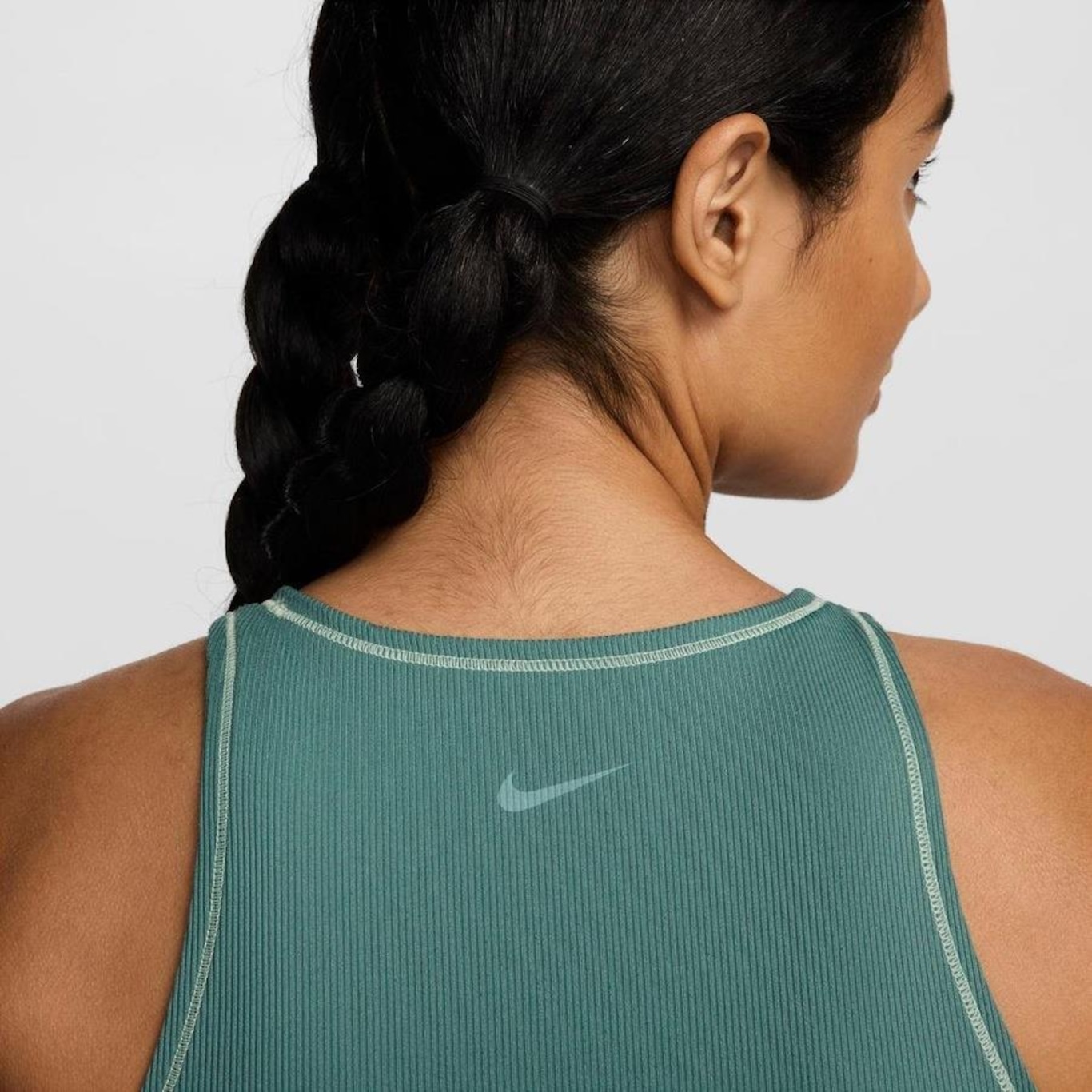 Camiseta Regata Nike One - Feminina - Foto 4