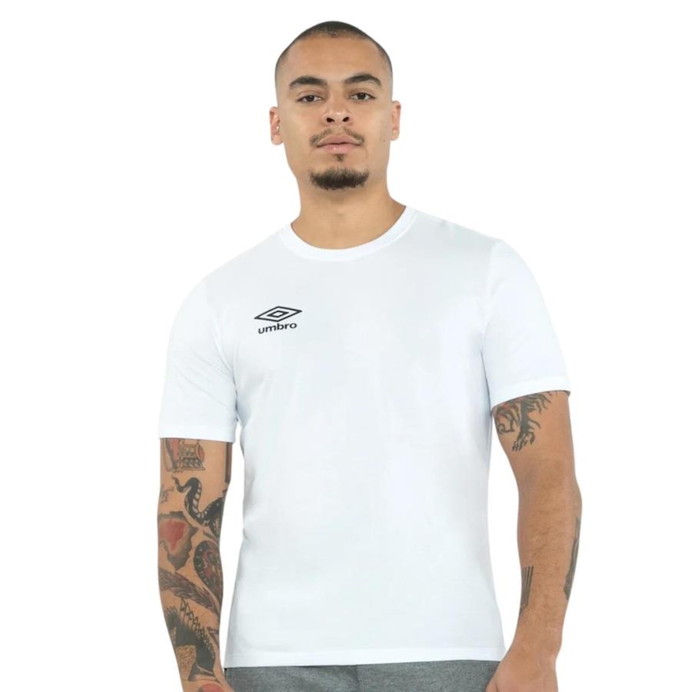 Camiseta Umbro Essential Algodão - Masculina - Foto 5