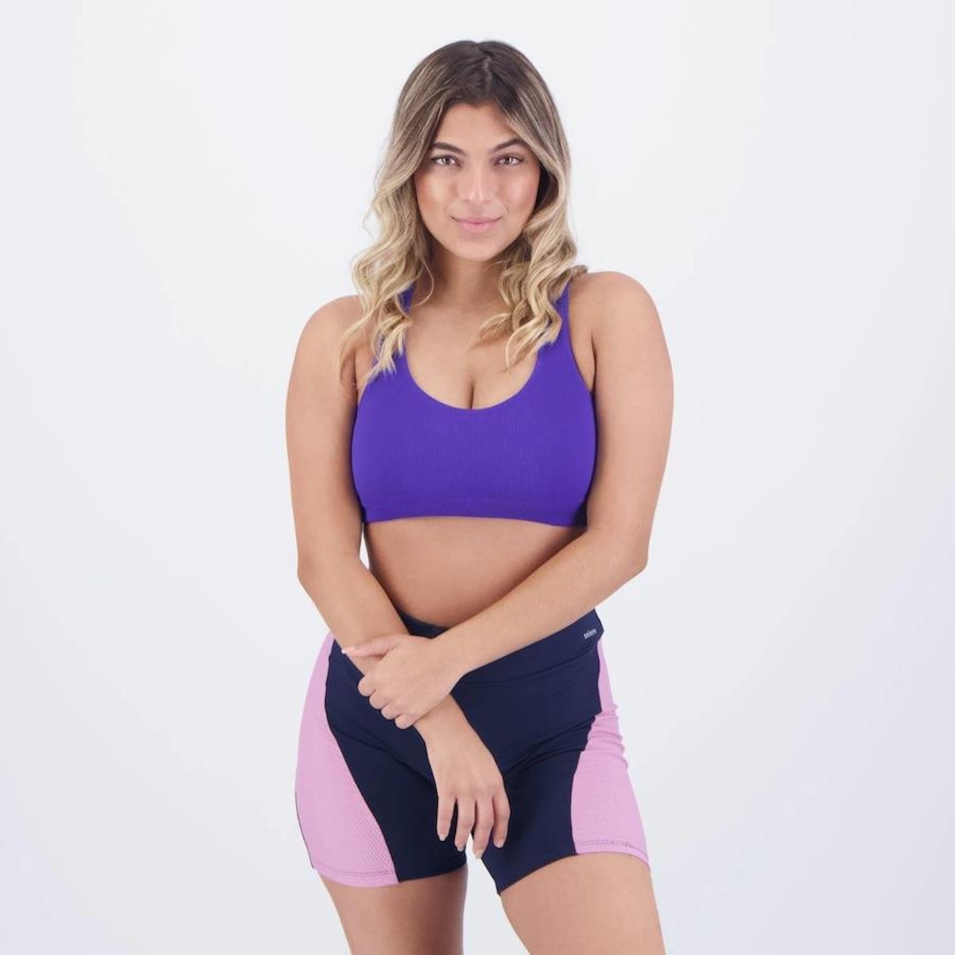 Conjunto Selene Top Canelado sem Costura + Shorts com Recorte - Feminino - Foto 2