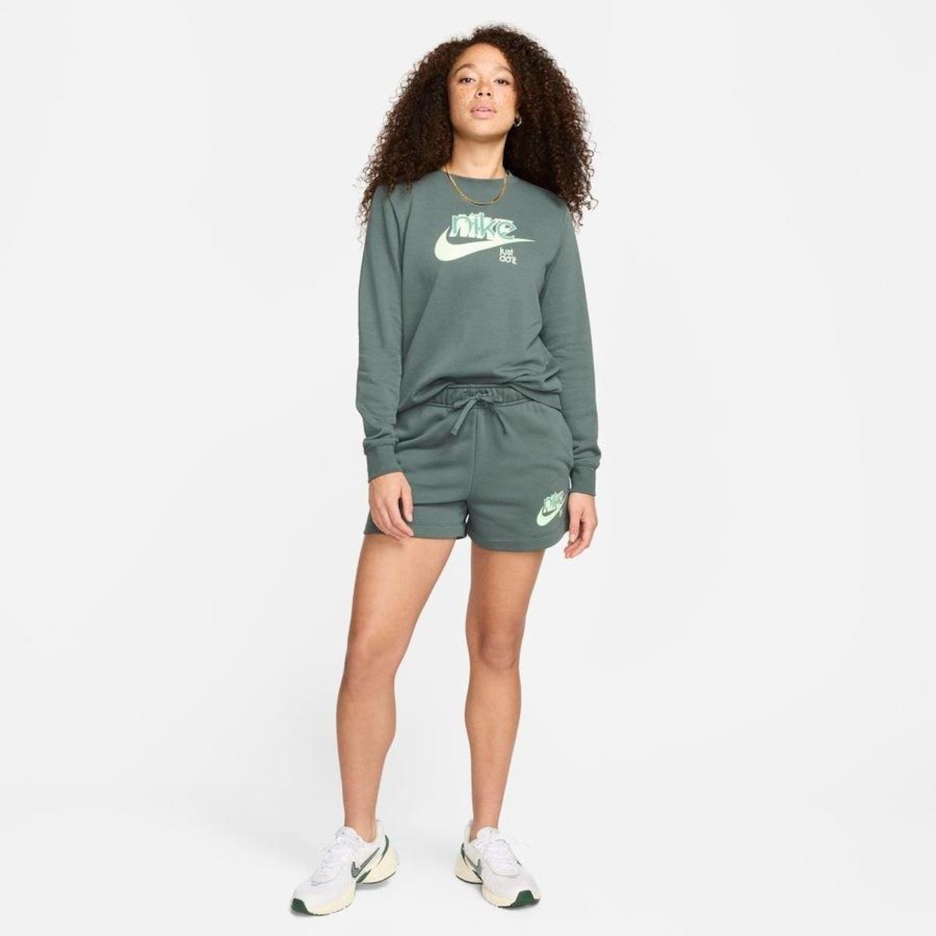 Blusão Nike Sportswear Club Fleece - Feminino - Foto 4