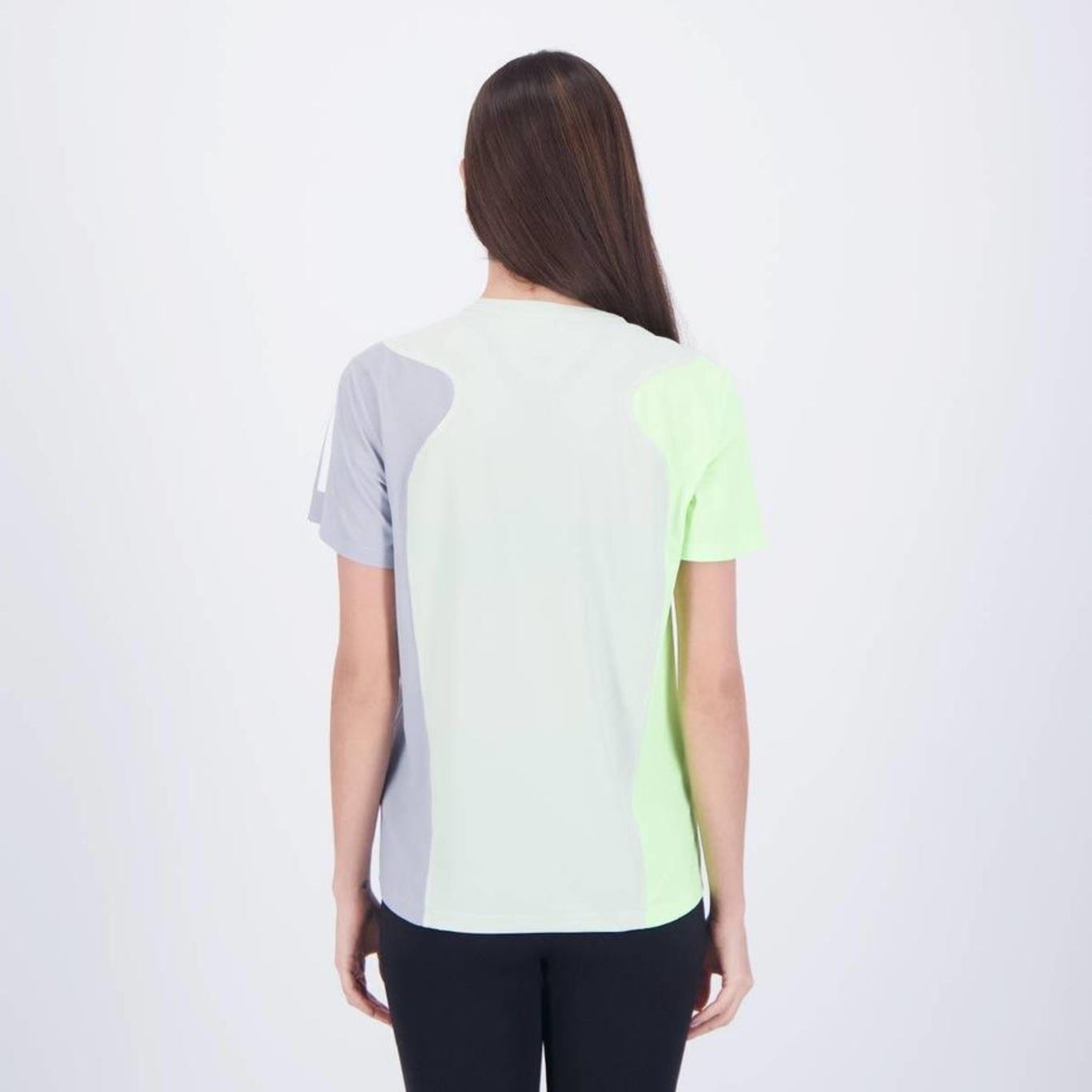 Camiseta adidas Own The Run Colorblock - Feminina - Foto 4