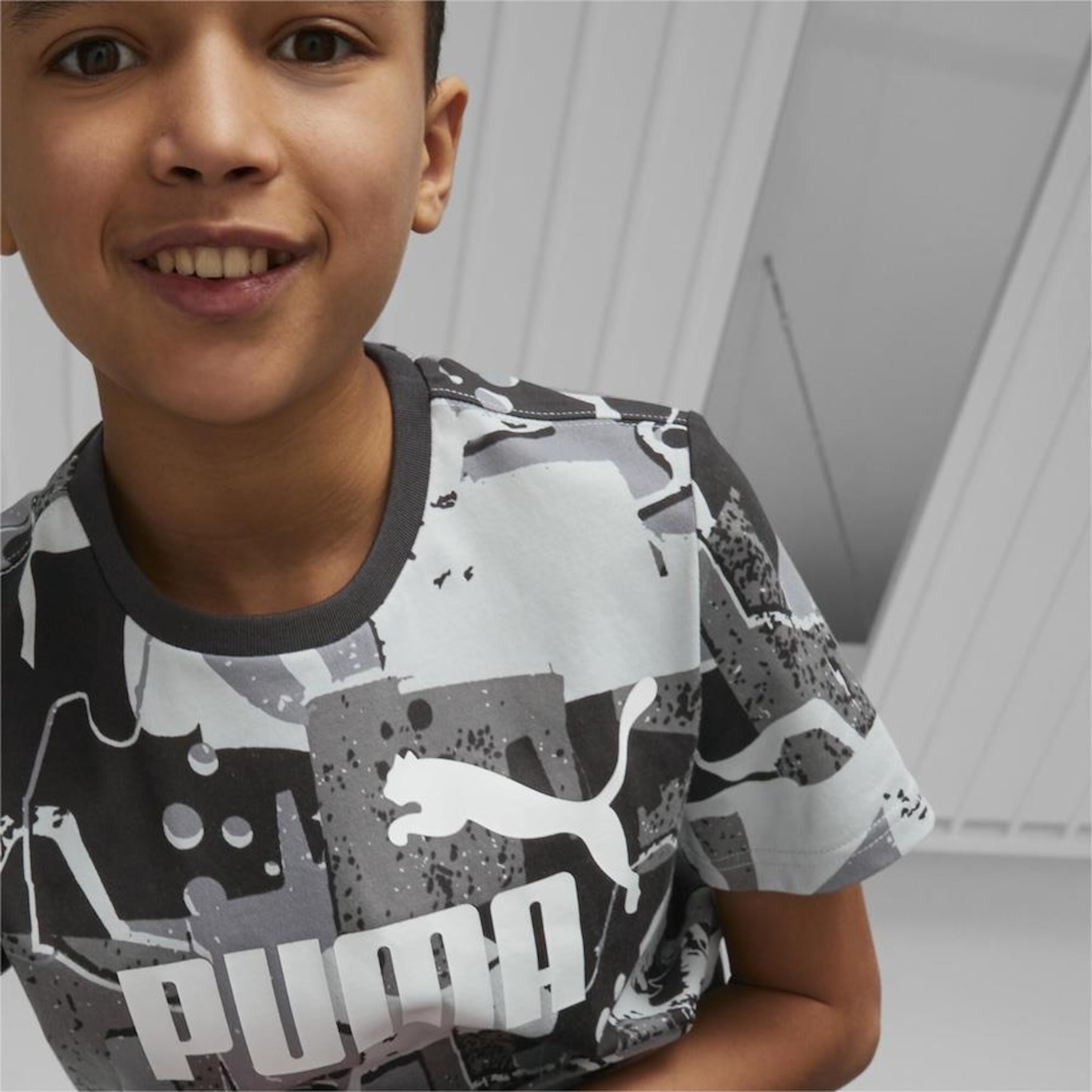 Camiseta Puma Essentials+ Street Art Printed - Infantil - Foto 5