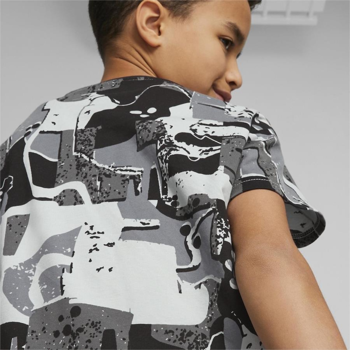 Camiseta Puma Essentials+ Street Art Printed - Infantil - Foto 6