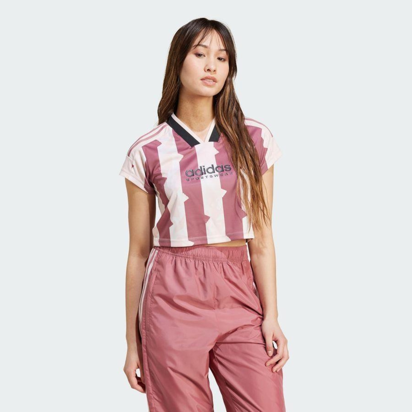 Camiseta Baby Look adidas Estampada Tiro Cut Três Listras - Feminina - Foto 3