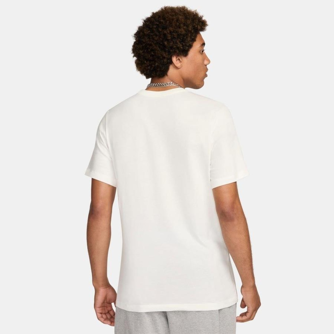 Camiseta Nike Sportswear - Masculina - Foto 3