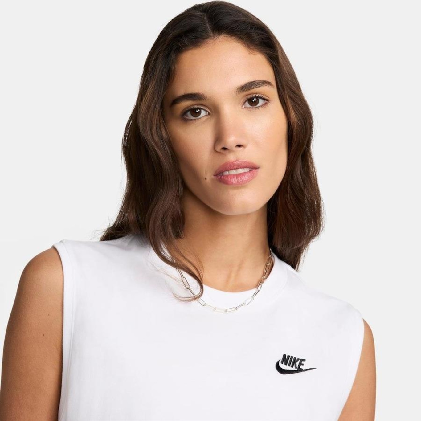 Camiseta Regata Nike Sportswear Essential - Feminina - Foto 3