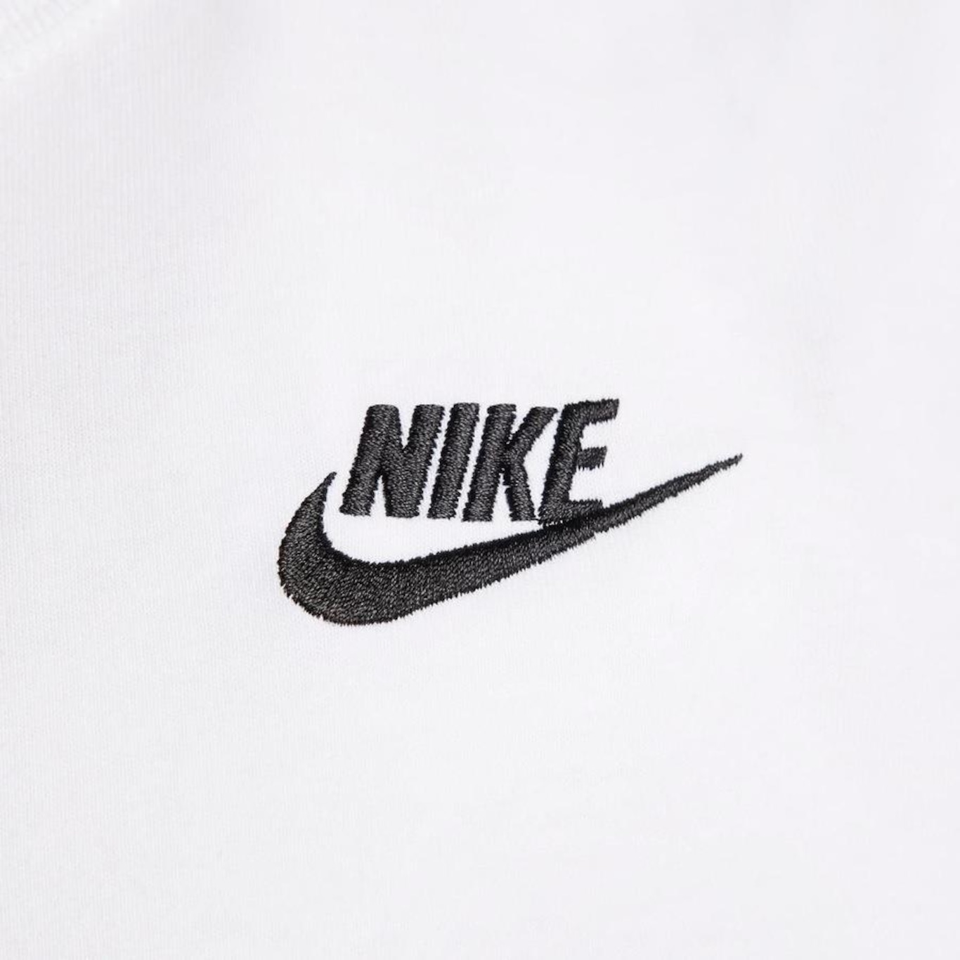 Camiseta Regata Nike Sportswear Essential - Feminina - Foto 4