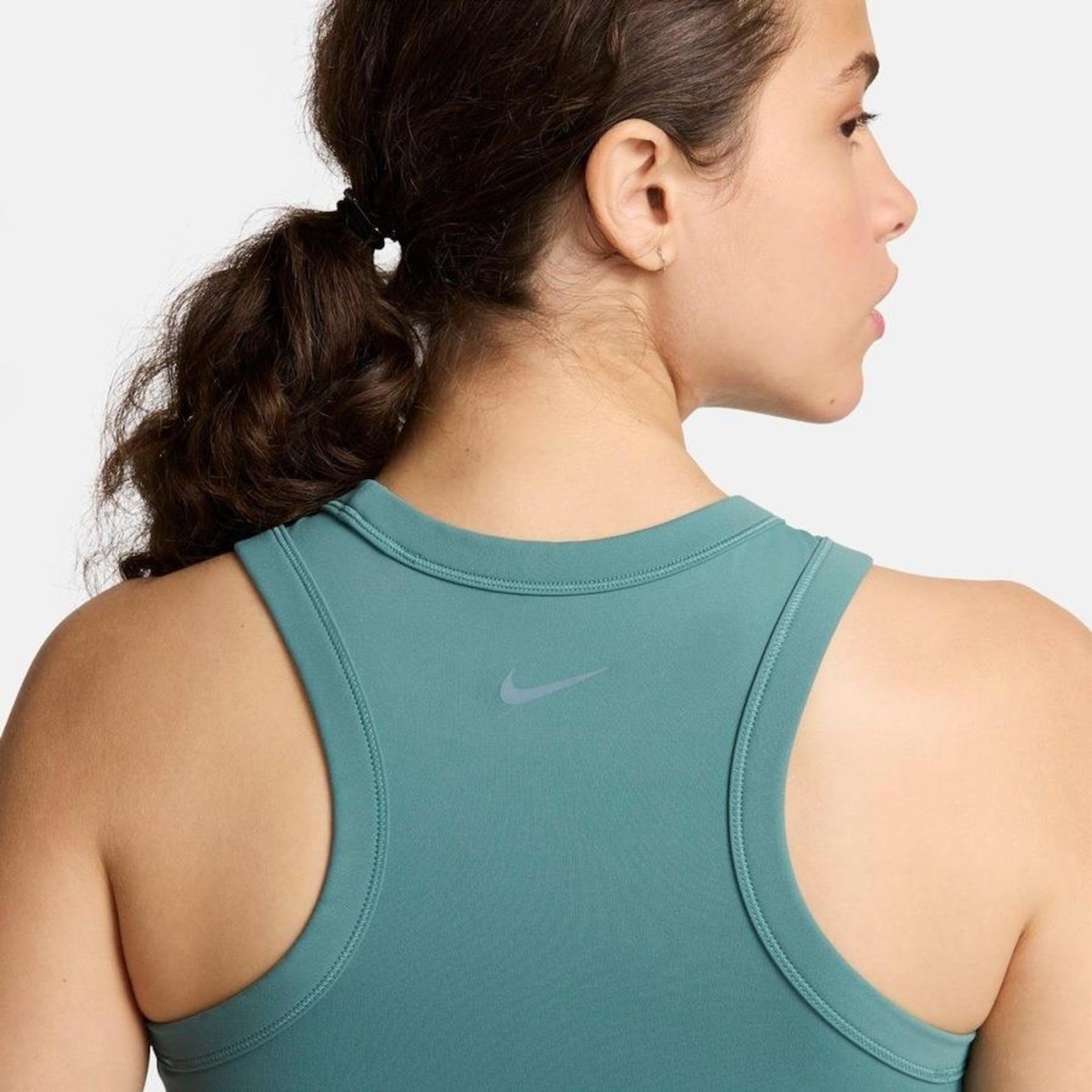 Camiseta Regata Nike Dri-Fit One Cropped - Feminina - Foto 4