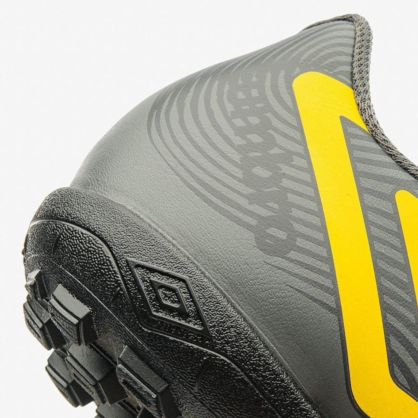 Chuteira Society Umbro Orbit - Adulto - Foto 3