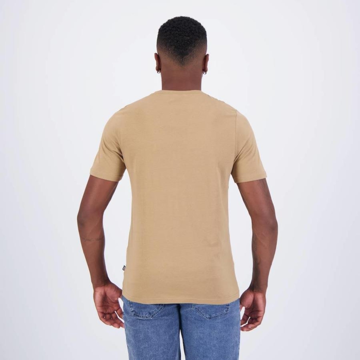 Camiseta Puma Better Essentials - Masculina - Foto 4