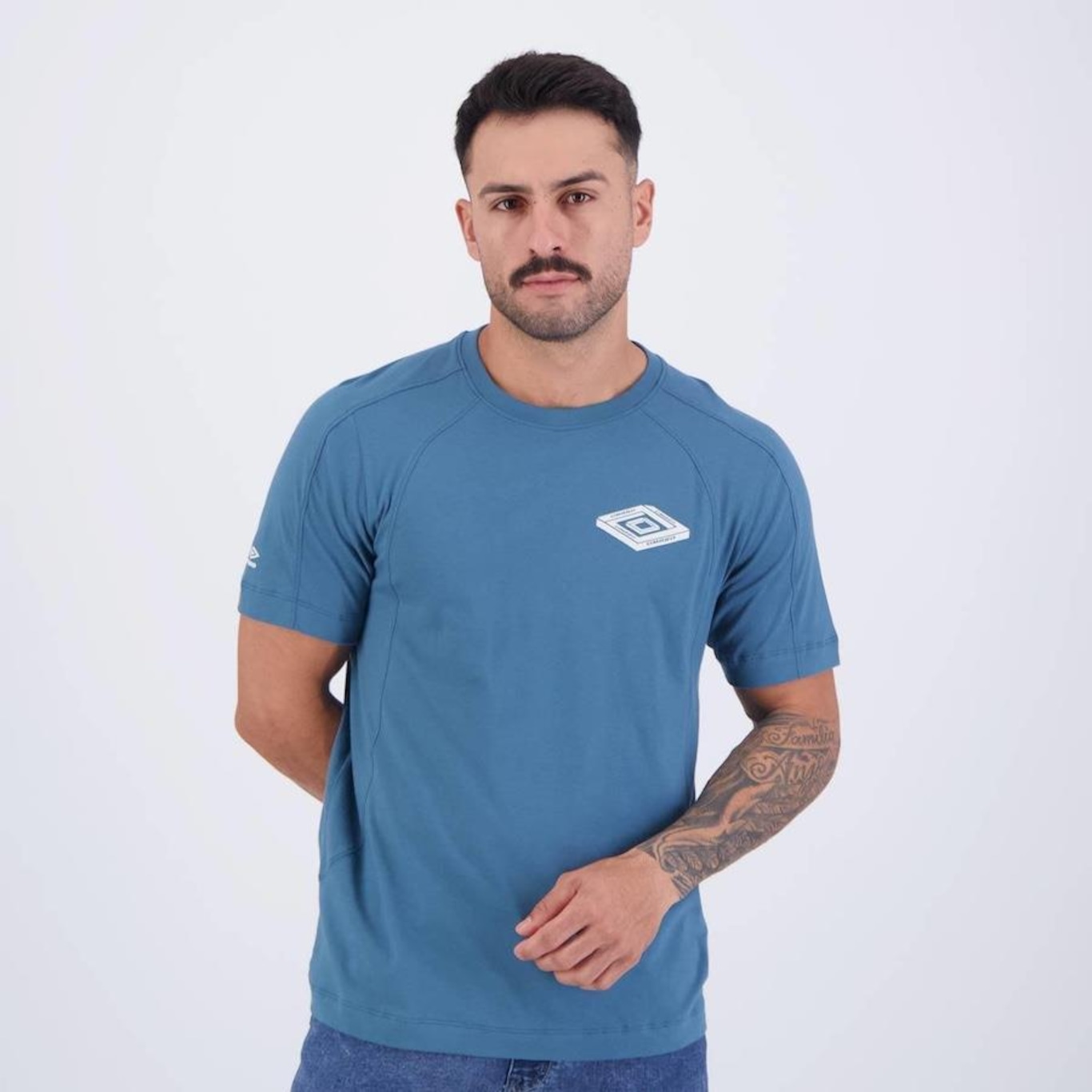 Camiseta Umbro Authentic Logo - Masculina - Foto 1