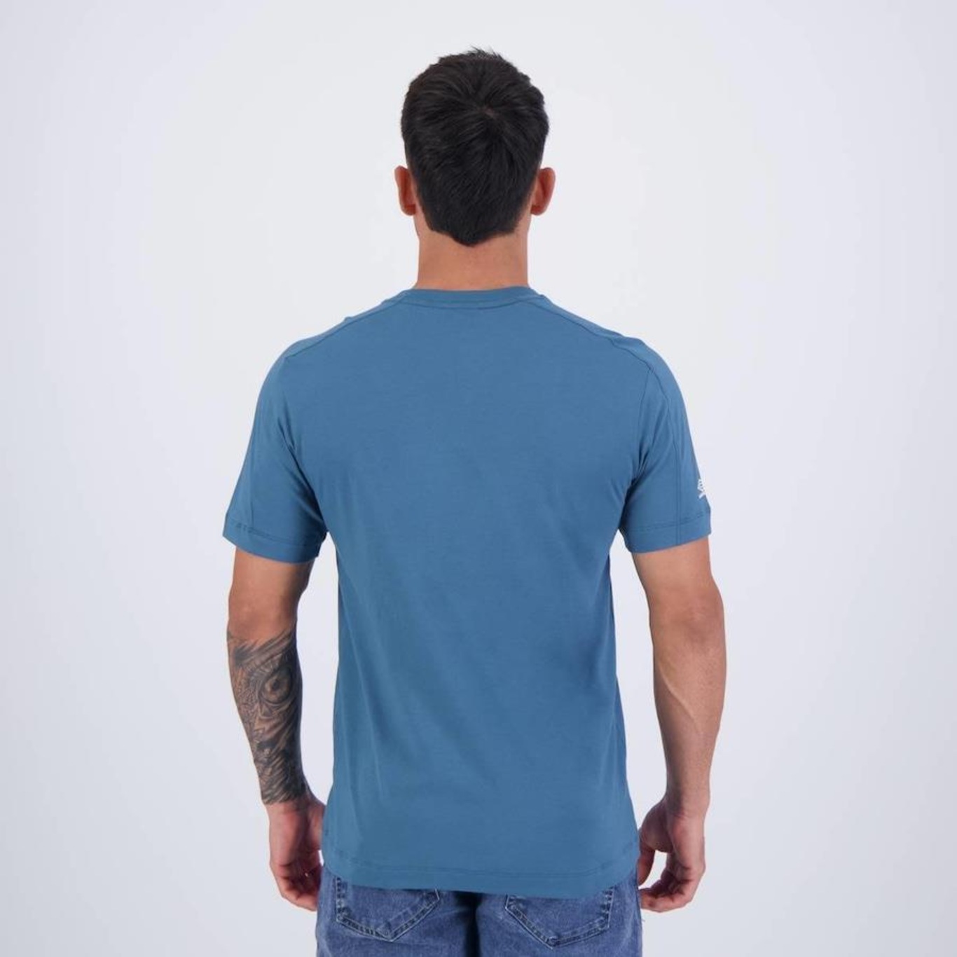 Camiseta Umbro Authentic Logo - Masculina - Foto 4