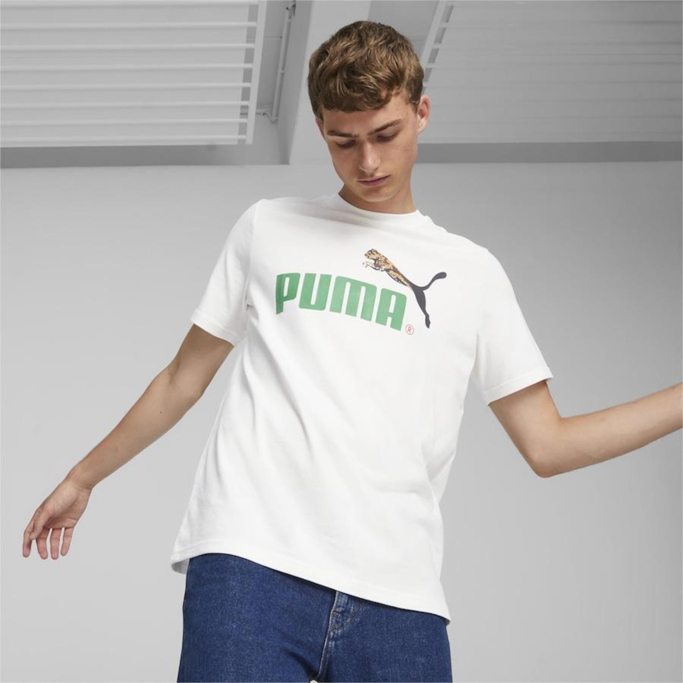 Camiseta Puma Classics No.1 Logo - Unissex - Foto 2