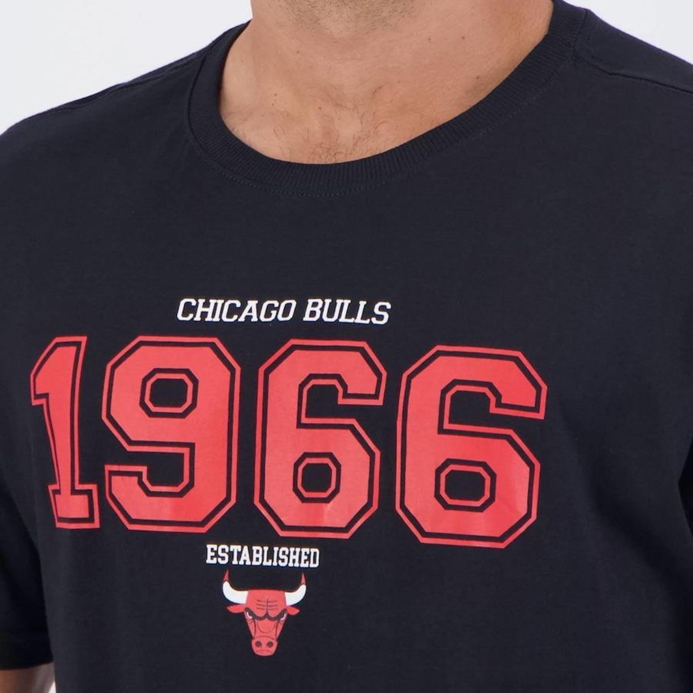 Camiseta Nba Founded Chicago Bulls - Masculina - Foto 5