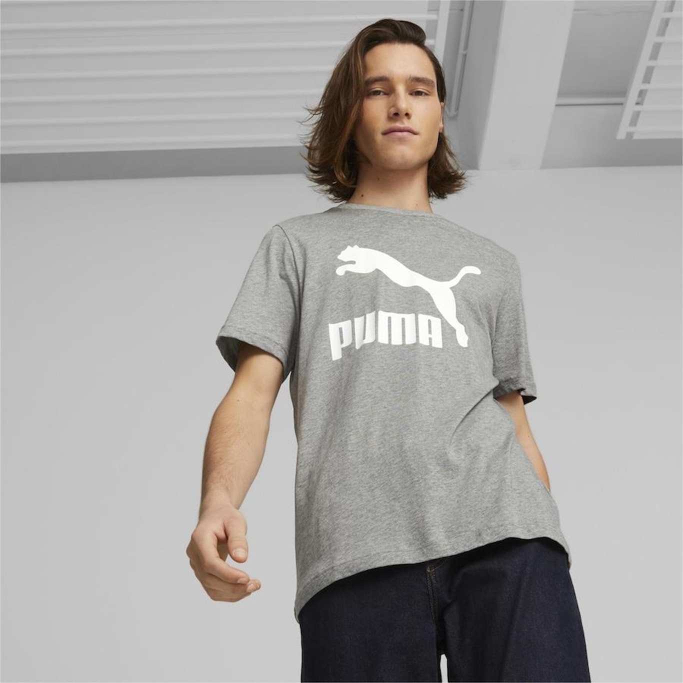 Camiseta Puma Classics Logo - Masculina - Foto 3