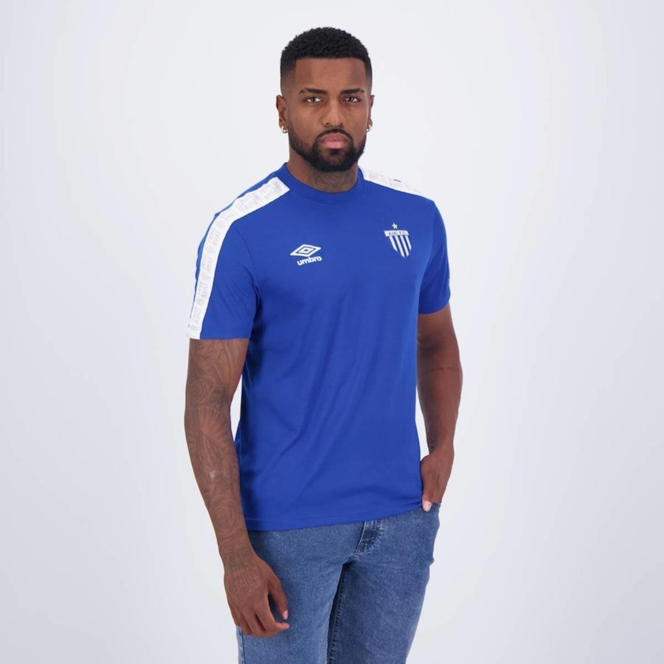 Camisa do Avai Concentracao 2022 Umbro - Masculina - Foto 2